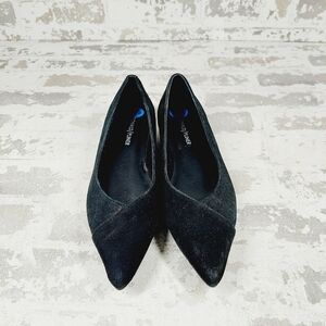 NEW Donald Pliner Palma Suede Black Pointy Toe Flats V520
